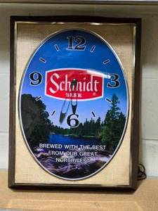 lot 16 image: Schmidt Beer Light Clock