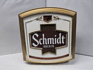 lot 20 image: Schmidt Beer Light with Rotating Background