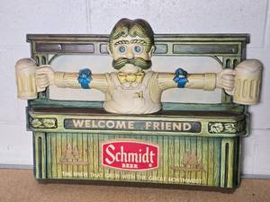 lot 24 image: Vintage Plastic Welcome Friend Schmidt Beer Sign