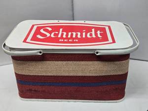 lot 39 image: Schmidt Beer Picnic Basket