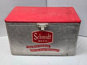 lot 41 image: Vintage Metal Schmidt Beer Cooler