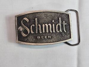 lot 49 image: Schmidt Beer Belt Buckle 1975 Bergamot Brass Works