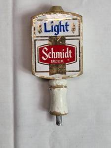lot 57 image: Vintage Wooden Schmidt Beer Tap Handle