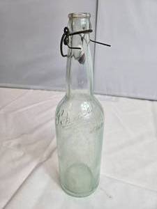 lot 71 image: Vintage Swing Top Schmidt St. Paul Bottle