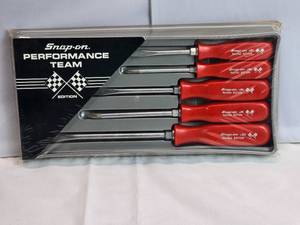 lot 150 image: Snap-on Performance Team Edition Screwdriver Set