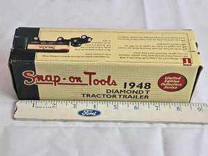 lot 173 image: Ertl Snap-on Tools 1948 Diamond T Tractor Trailer - Still in package