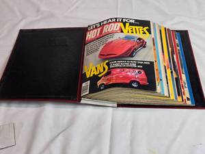 lot 183 image: Full Year 1976 Hot Rod Magazine in Magazine Binder