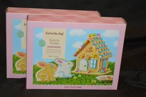 2ct Box of Favorite Day Bunny Home Cookie House Kit