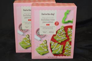 2ct Box of Favorite Day Holiday Tree Green Pancake Mix