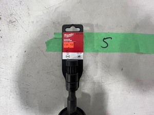 MILWAUKEE CHUCK ADAPTER 48-03-3010 $135.50 RETAIL VALUE