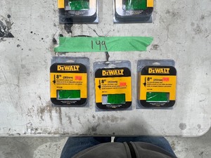 DEWALT POLE SAW CHAINS 4) 8 & 1) 16