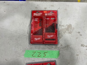 14  & 15 PC MILWAUKEE DRILL BIT SETS