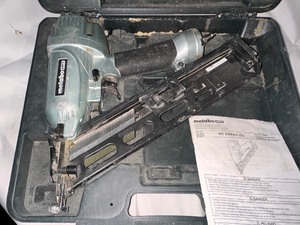 lot 139 image: Metabo HPT 15 Gauge Angled Finish Nailer with Air Duster