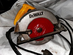 lot 205 image: Dewalt 7 14 Circular Saw