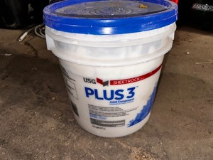 lot 206 image: Plus 3 Wallboard Joint Compound, Ready Mix 4.5 Gallon - 34 Full
