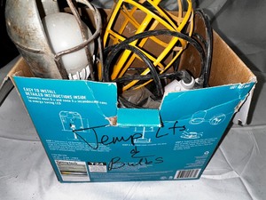lot 214 image: Box of Temporary Lights