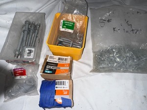 lot 225 image: Variety of Screws and Flat Washers