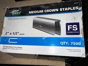 lot 231 image: Grip Fast Medium Crown Staples FS 2 x 12