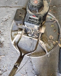 lot 16 image: Power Trowel