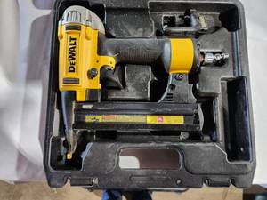 lot 29 image: Dewalt 18 ga. Pneumatic Nailer