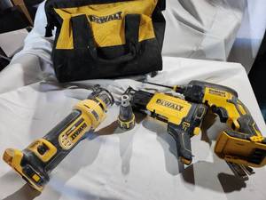 lot 33 image: Assorted Dewalt 20 Volt Drywall Tools