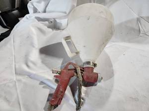 lot 64 image: Central Pneumatic Texture Spray Gun