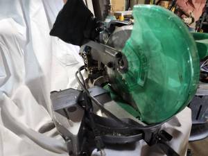lot 69 image: Hitachi 10 Compound Miter Saw