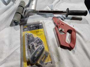 lot 73 image: Flooring Tools