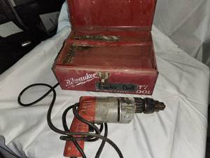 lot 90 image: Milwaukee Drill