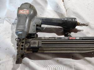 lot 186 image: Senco 16 Gauge Stapler
