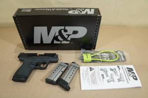 lot 1B image: NEW Smith & Wesson M&ampP40 Shield 2.0 .40 S&ampW Semi-Auto Pistol - 3 Magazines