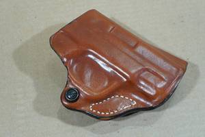 lot 84 image: De Santis Leather Gun Holster