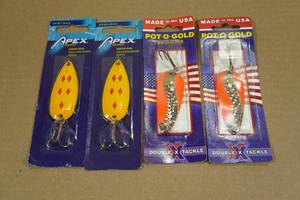 lot 100 image: Spoon Lures