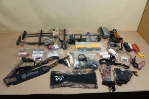 lot 141 image: Assorted Archery Accessories - Quivers, Sights, Rests