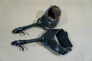 lot 145 image: Tru-Ball Archery Trigger Releases