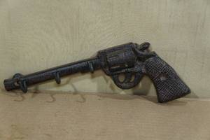 lot 152 image: Cast Iron Revolver CoatKey Rack