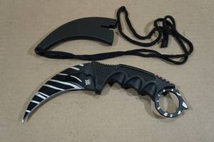 lot 163 image: Day Zero Survival Karambit Blade Neck Knife