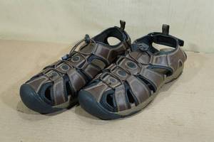 lot 173 image: Eddie Bauer Hiking Sandals - Mens 9