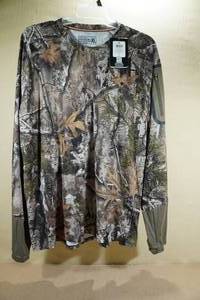 lot 176 image: Tekari Long Sleeve Camo Shirt - XL