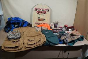 lot 235 image: Assorted Knives, Hunting Gear, and Novelties