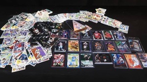 COLLECTIBLE CARDS
