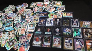 COLLECTIBLE CARDS