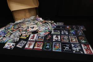 COLLECTIBLE CARDS