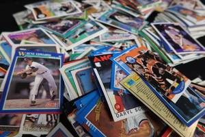 COLLECTIBLE CARDS