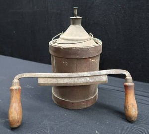 VINTAGE CHALLENGER DRAW KNIFE  1 GAL WOODEN AND METAL CAN