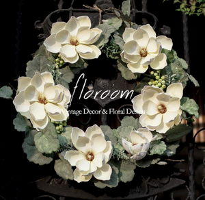 lot 352 image: Floral Wreath, 18 Artificial White Magnolia Wreath