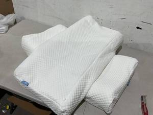 lot 588 image: AM AEROMAX 26 Queen Size Contour Memory Foam
