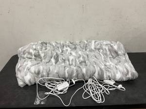 lot 349 image: Heated Electric Blanket, Grey, Measures 90 x 90