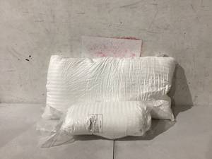 lot 434 image: LOT OF 2 Beckham Hotel Collection Bed Pillows