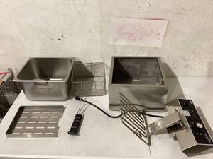 lot 471 image: Haofy Electric Fryer